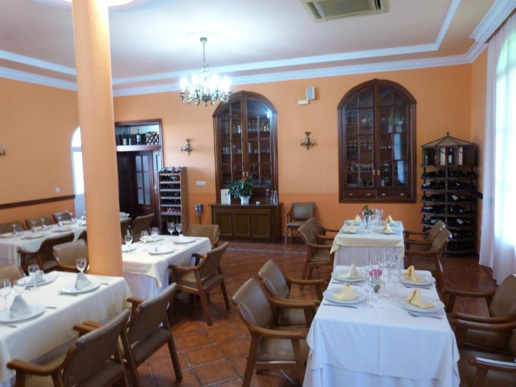 Hostal Restaurante Las Canteras Pedrera Exterior foto